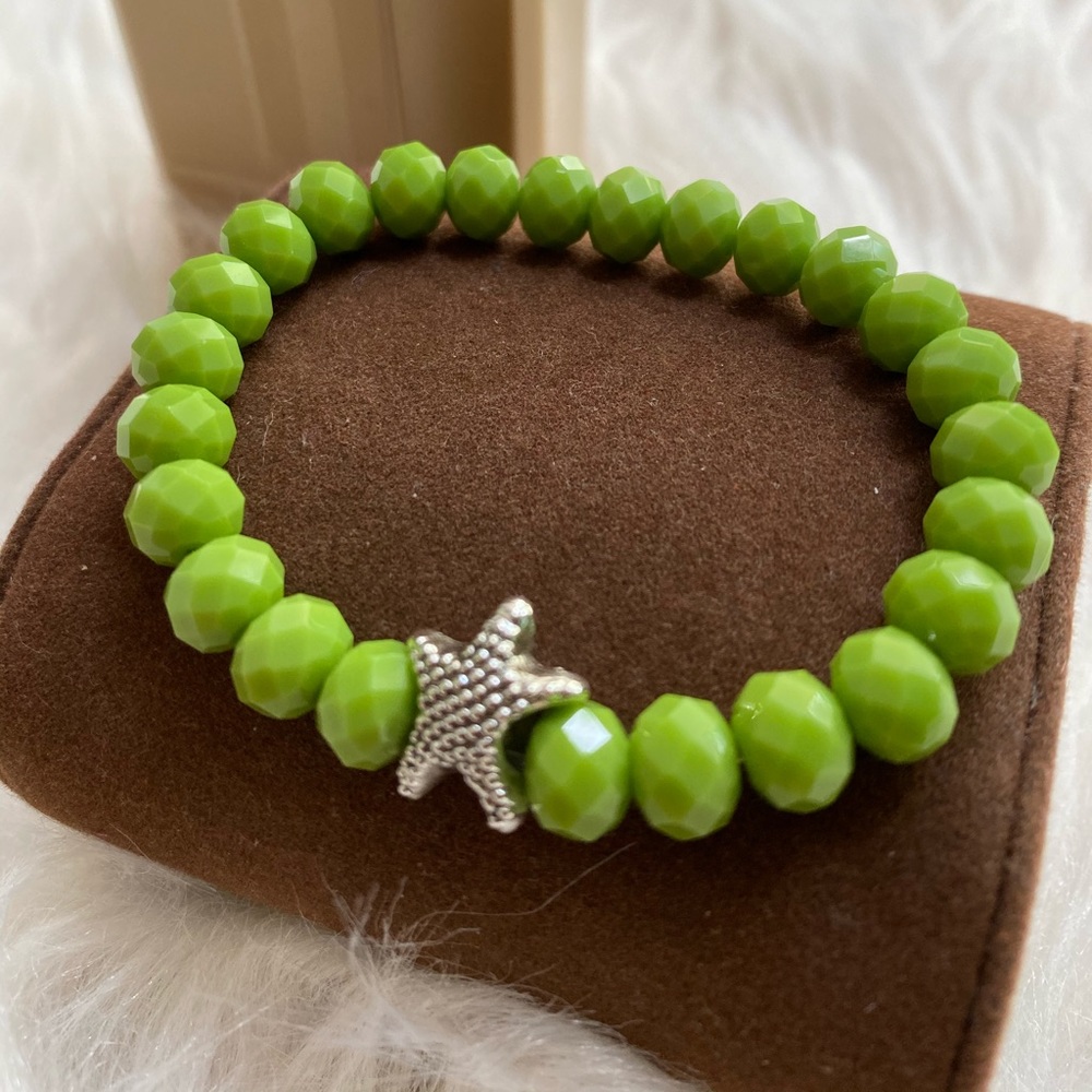 🍒GLASS CRYSTAL STRETCH BRACELET WITH START CHARM